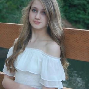 Meet your Posher, Alicea